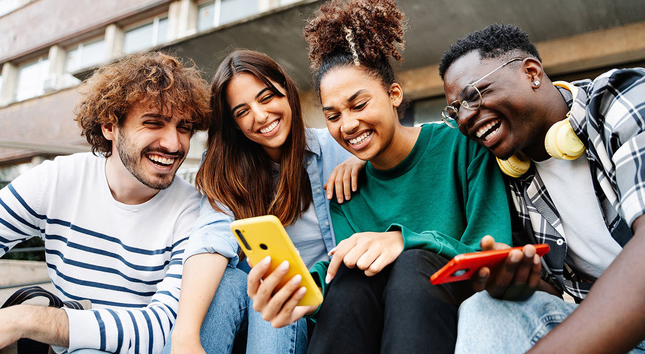 deib-comm-everyone-inline Group of people showcasing DEIB at Digital Federal Credit Union